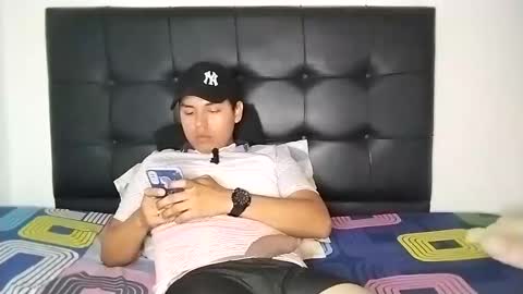 Snapshot of paola_835068 chatting on 01/20/25, 03:26 Paola 23 and Andres 25 online show from 01/20/25, 03:26