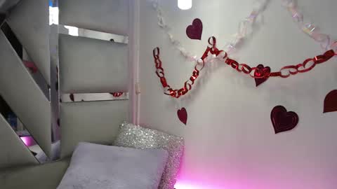 Paola Lyon online show from 02/22/25, 07:25