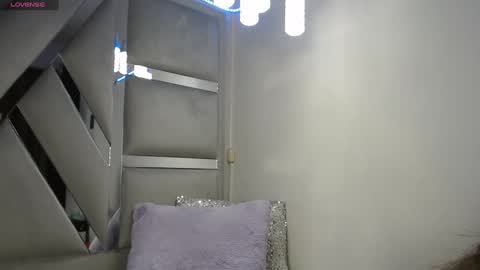 Paola Lyon online show from 03/06/25, 12:30