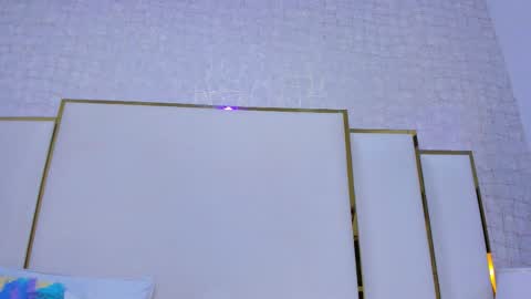 Paola  online show from 11/27/25, 08:05