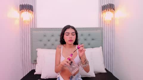    online show from 02/06/25, 11:54