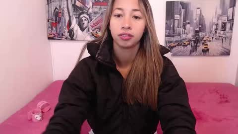 Paola online show from 12/04/25, 12:03