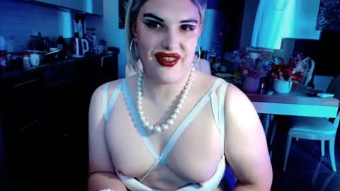 Snapshot of paoladoll chatting on 06/23/26, 10:13 Sarina Williams online show from 06/23/26, 10:13