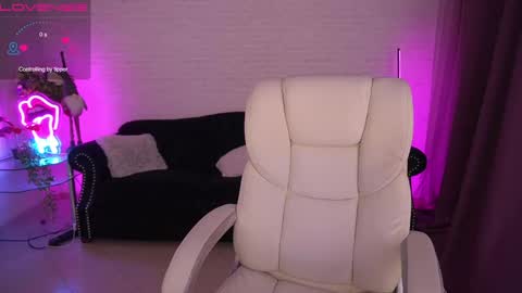 Lia online show from 12/20/24, 03:53