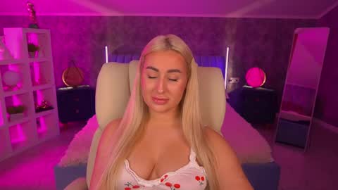 Lia online show from 04/27/26, 02:04