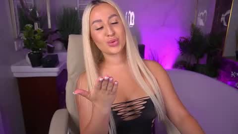 Lia online show from 06/10/26, 12:59