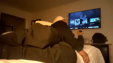 papilos25 online show from 12/02/25, 08:52