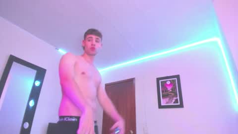 Snapshot of papinoha chatting on 10/19/25, 07:58 Noha online show from 10/19/25, 07:58