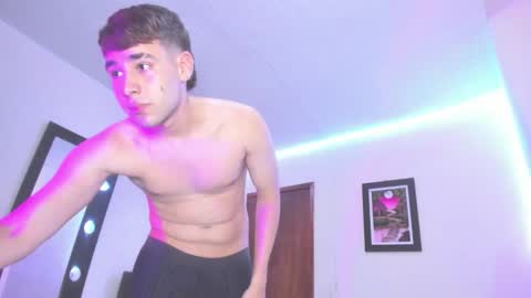 Snapshot of papinoha chatting on 10/21/25, 02:45 Noha online show from 10/21/25, 02:45