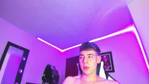 Snapshot of papinoha chatting on 12/16/25, 01:43 Noha online show from 12/16/25, 01:43