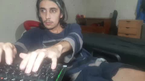 Snapshot of papito20cm chatting on 12/26/24, 02:01 Lau online show from 12/26/24, 02:01