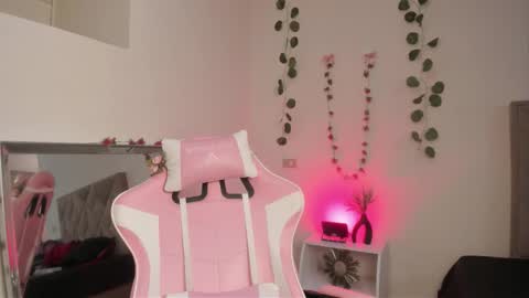 Snapshot of paprik_ chatting on 09/27/25, 05:40 Paprika online show from 09/27/25, 05:40