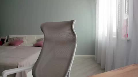 Snapshot of paradi_se chatting on 10/21/25, 08:26 Melena online show from 10/21/25, 08:26