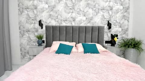 Snapshot of paradi_se chatting on 11/30/25, 08:29 Melena online show from 11/30/25, 08:29