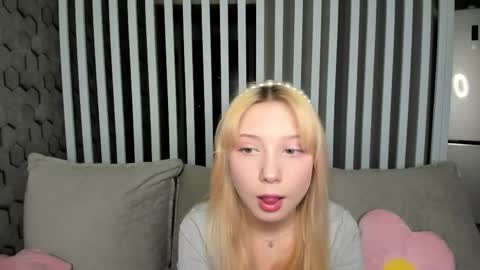 Melena online show from 12/14/25, 08:30