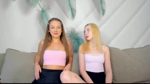 Melena online show from 12/18/25, 09:04