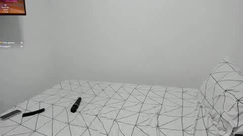 pareja_curiosa19 online show from 11/14/25, 02:21