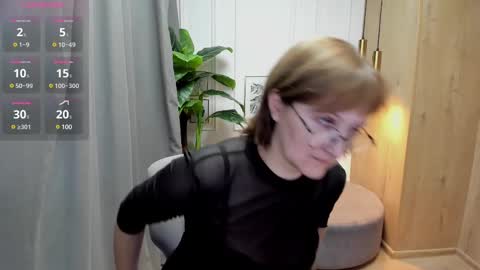 Paris online show from 03/12/25, 07:38