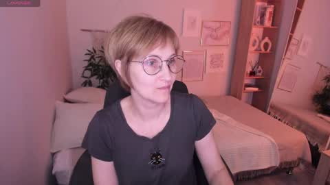 Paris online show from 04/19/26, 12:48