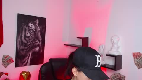 Paris D angelo online show from 12/28/24, 04:30