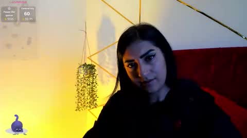 paris_evans_01 online show from 12/15/25, 12:31