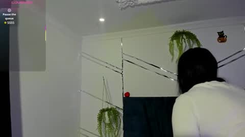 paris_evans_01 online show from 01/10/26, 12:40