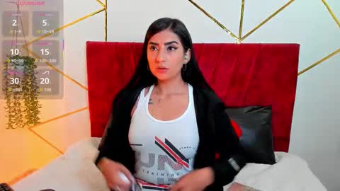 paris_evans_01 online show from 01/13/26, 12:21