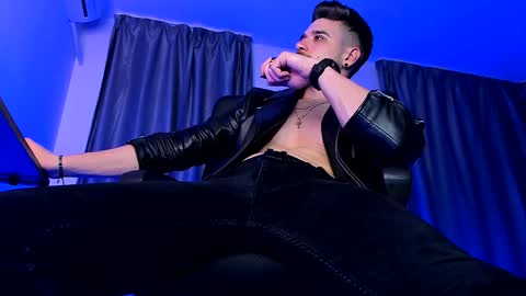 Paris online show from 01/22/25, 12:38