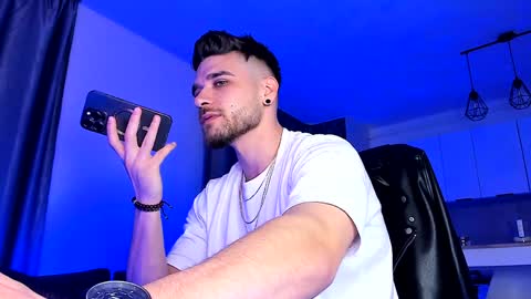 Paris online show from 01/31/25, 08:33