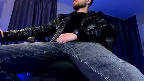 Paris online show from 03/28/26, 10:42