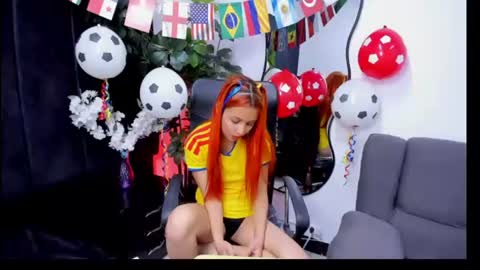 paris petit online show from 06/18/26, 12:33