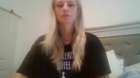 parisbaby2000 online show from 09/29/25, 01:27