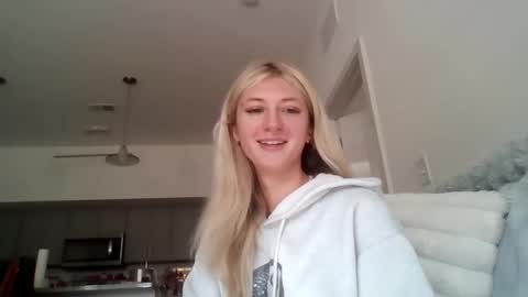 parisbaby2000 online show from 10/01/25, 02:45