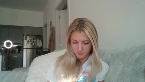 parisbaby2000 online show from 10/06/25, 02:25