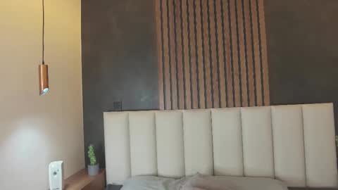 Snapshot of parisfox_ chatting on 02/21/25, 10:59 PARIS online show from 02/21/25, 10:59