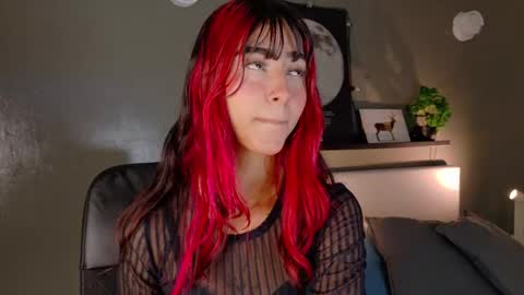 Snapshot of parisfox_ chatting on 10/21/25, 07:36 PARIS online show from 10/21/25, 07:36