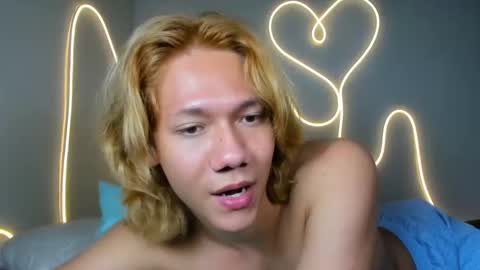 Snapshot of parisstone2 chatting on 12/05/24, 11:40 connie online show from 12/05/24, 11:40