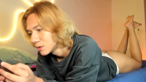 Snapshot of parisstone2 chatting on 12/10/24, 10:26 connie online show from 12/10/24, 10:26