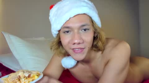 Snapshot of parisstone2 chatting on 12/20/24, 01:14 connie online show from 12/20/24, 01:14