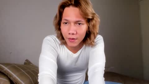 Snapshot of parisstone2 chatting on 01/10/25, 12:38 connie online show from 01/10/25, 12:38