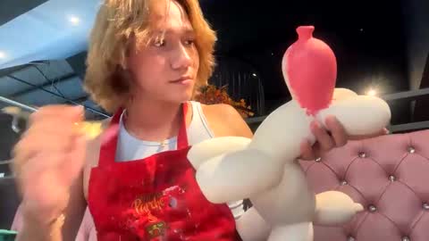 Snapshot of parisstone2 chatting on 01/22/25, 08:38 connie online show from 01/22/25, 08:38