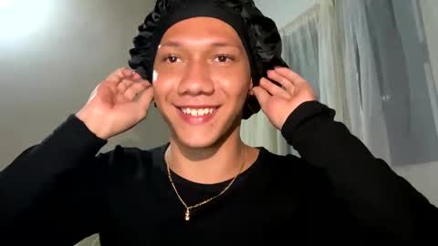 Snapshot of parisstone2 chatting on 01/30/25, 12:29 connie online show from 01/30/25, 12:29