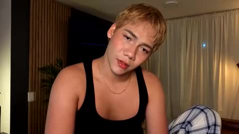 Snapshot of parisstone2 chatting on 10/21/25, 11:27 connie online show from 10/21/25, 11:27