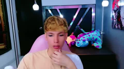 park_jimin1 online show from 09/16/25, 12:39