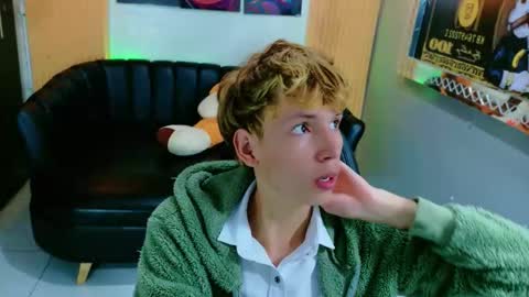 park_jimin1 online show from 09/19/25, 12:28