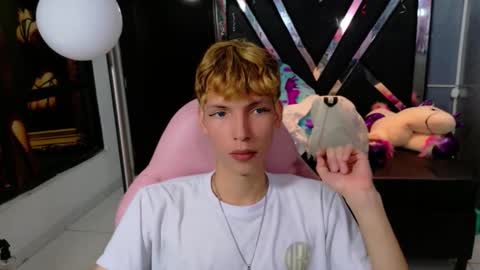 park_jimin1 online show from 09/22/25, 12:07