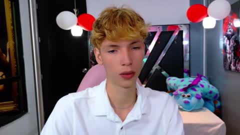 park_jimin1 online show from 09/23/25, 12:08