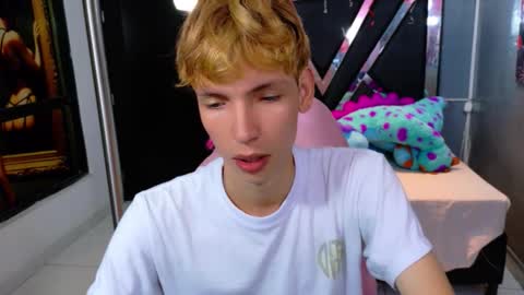 park_jimin1 online show from 09/25/25, 12:09