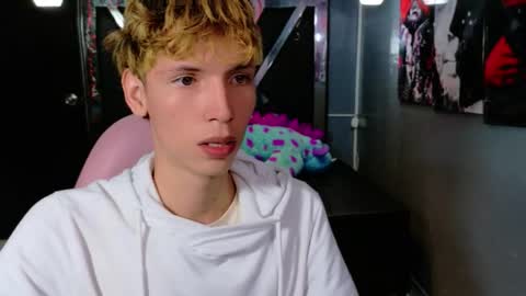 park_jimin1 online show from 09/29/25, 12:21