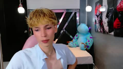 park_jimin1 online show from 09/30/25, 02:27